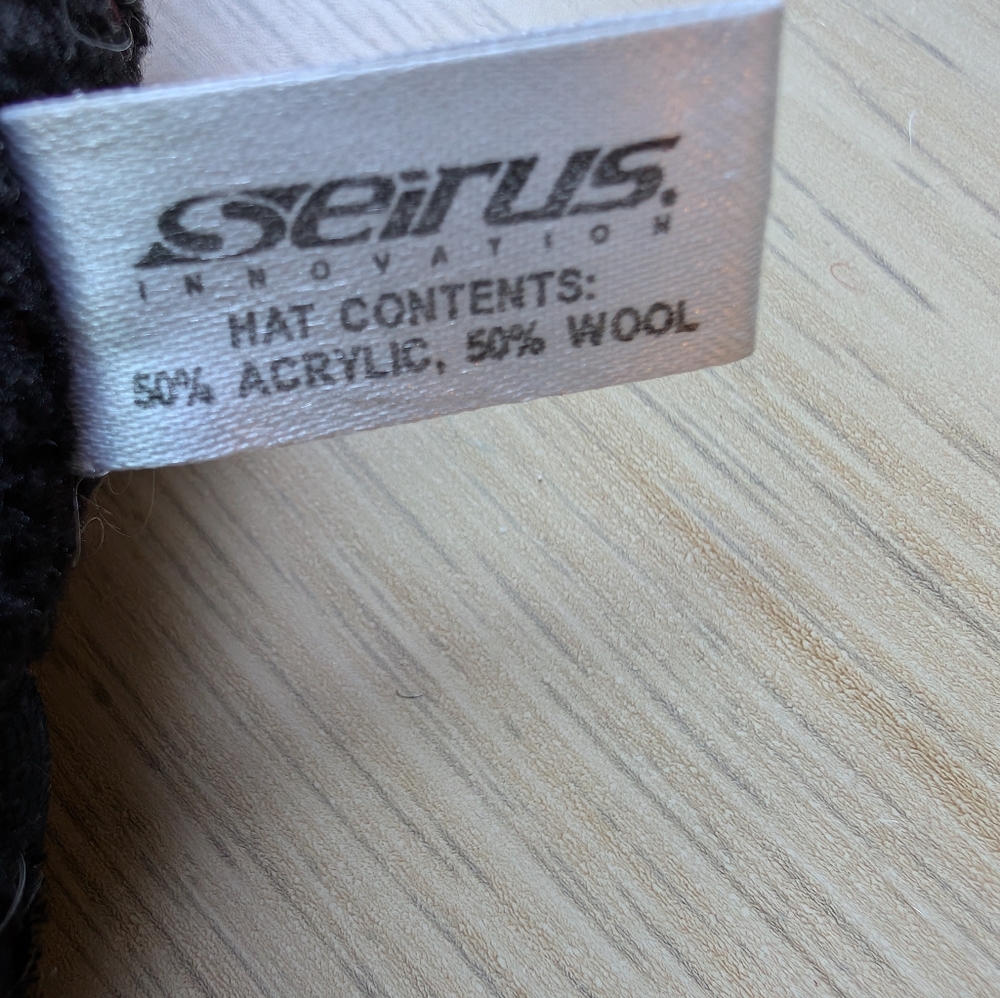 Vintage Seirus Innovations Winter Wool Beanie - Picture 4 of 4